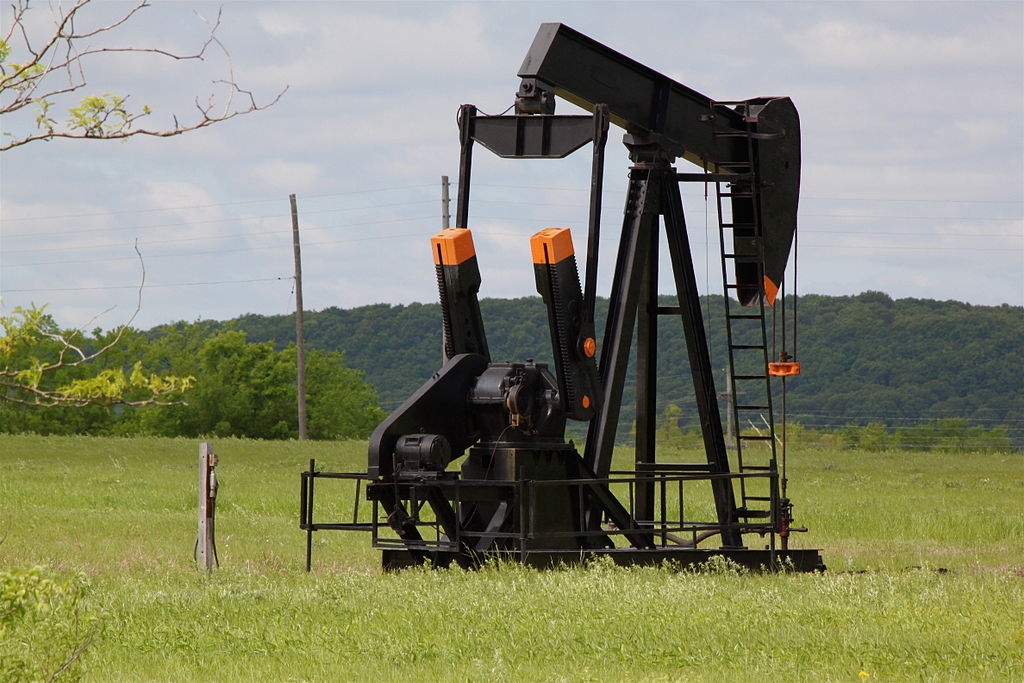 1024px-Pumpjack,_Glenn_Pool_oil_field_OK