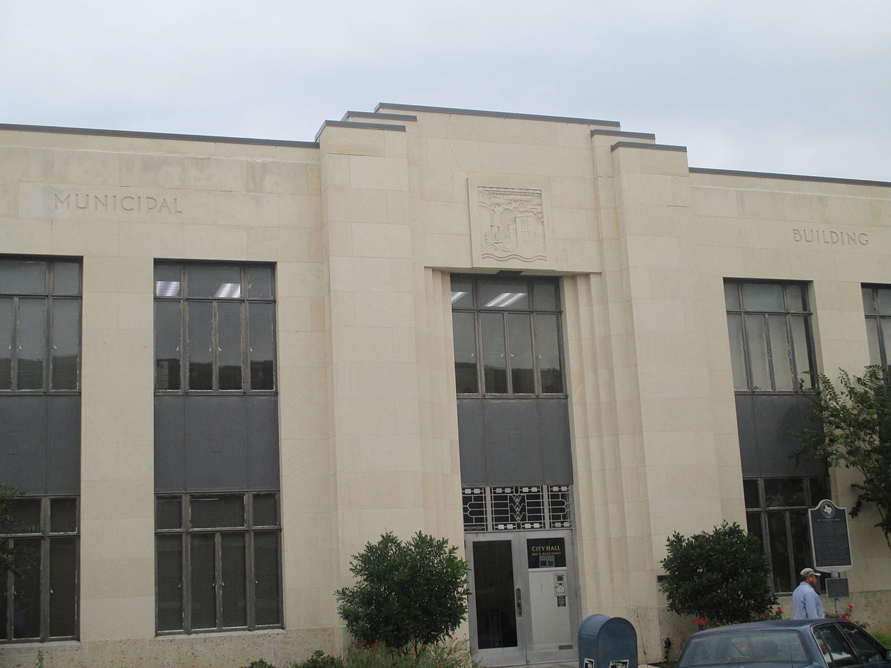 municipal_building_in_seguin_tx_img_8178