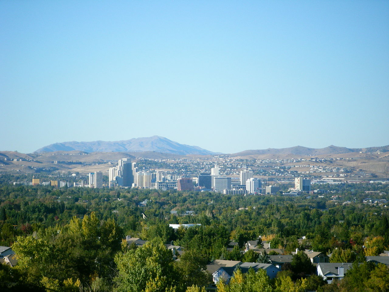 1280px-Reno_skyline