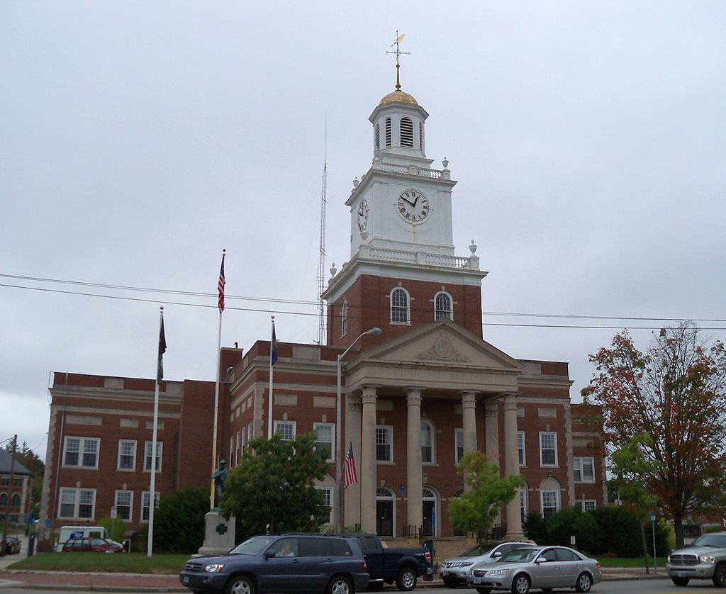 1024px-Dover_City_Hall_5