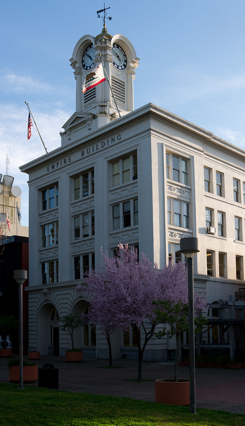 800px-Santa_Rosa,_Empire_Building_(2012)